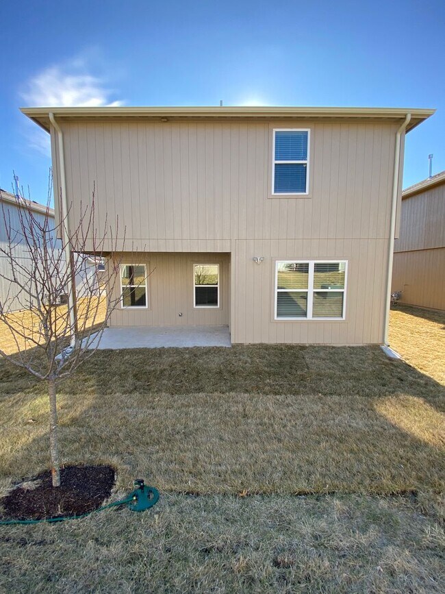 Building Photo - Pre-Leasing Available — 3-Bedroom, 2.5-Bath Home in Spring Hill Coming Soon!