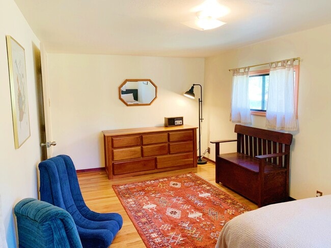 Building Photo - 258 Raccoon Cir