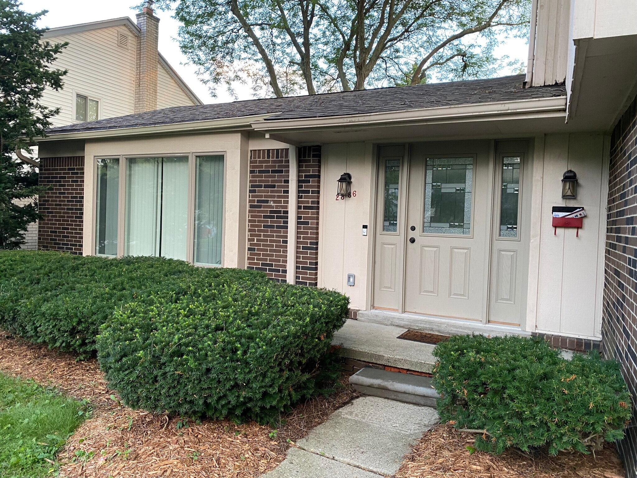 Building Photo - 2866 Baylis Dr