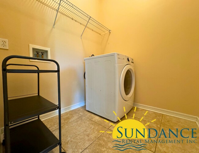 Building Photo - Spacious 4-Bedroom Home on a Quiet Cul-de-Sac!