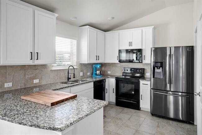 Building Photo - 572 Evening Star