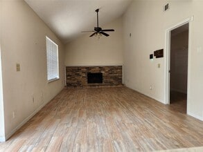 Building Photo - 10607 Horseshoe Bend Dr