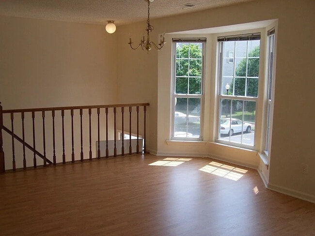 Building Photo - 40 Walnut St