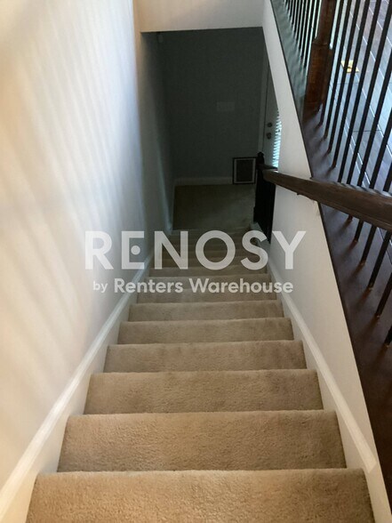 Building Photo - 2422 Tenor Ln