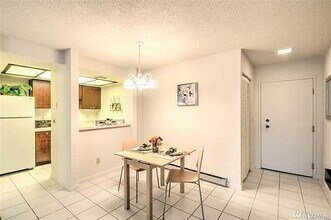 Building Photo - 14630 NE 32nd St