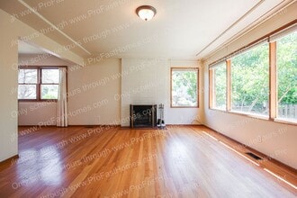 Building Photo - 5905 NE 30th Ave