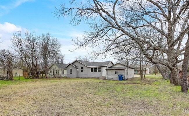 Building Photo - 720 E Guadalupe St
