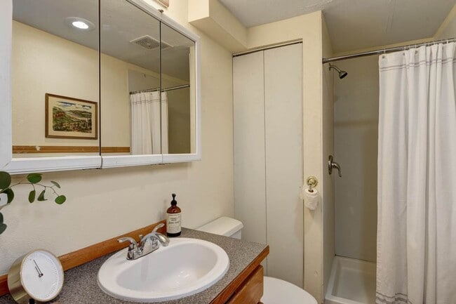 Building Photo - Smith: 1232