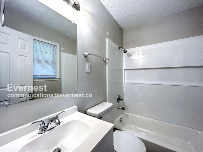 Building Photo - 8641 Kinard Cove