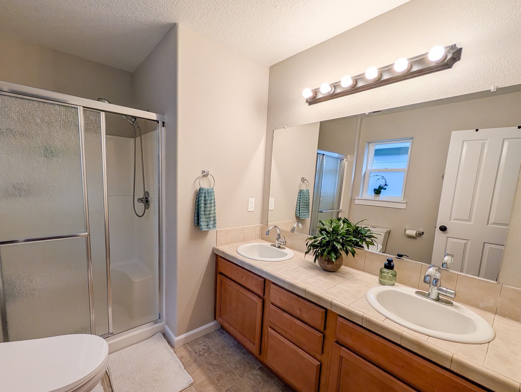 Building Photo - 2436 N Kilpatrick St