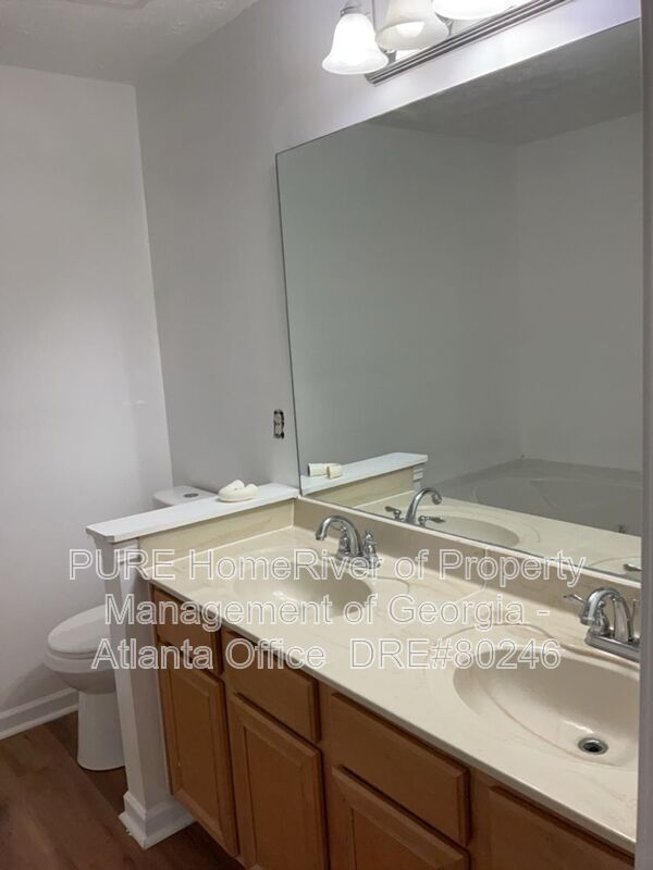 Building Photo - 768 Brookside Parc Ln