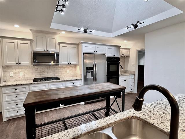 Building Photo - 15621 Terrace Lawn Cir