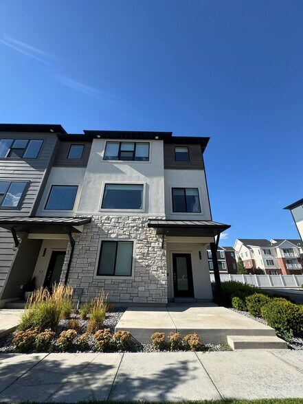 Building Photo - 776 W Bronze Leaf Rd