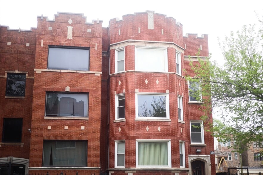 Exterior - 7815 S Kingston Ave