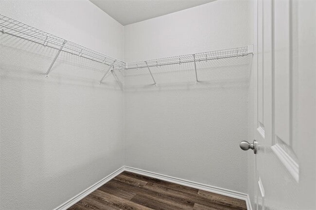 Building Photo - 206 Wells Bend