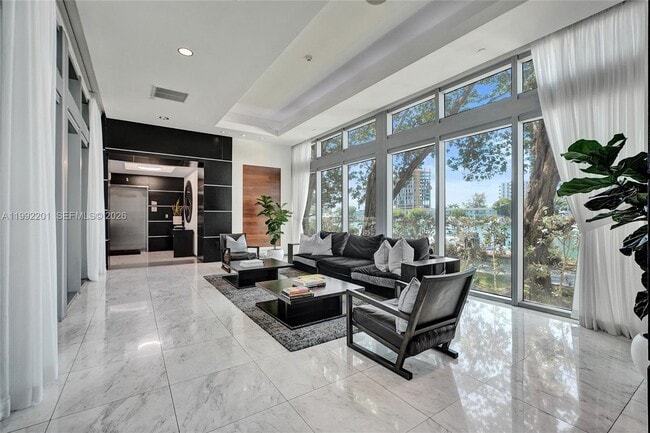 Building Photo - 7928 East Dr