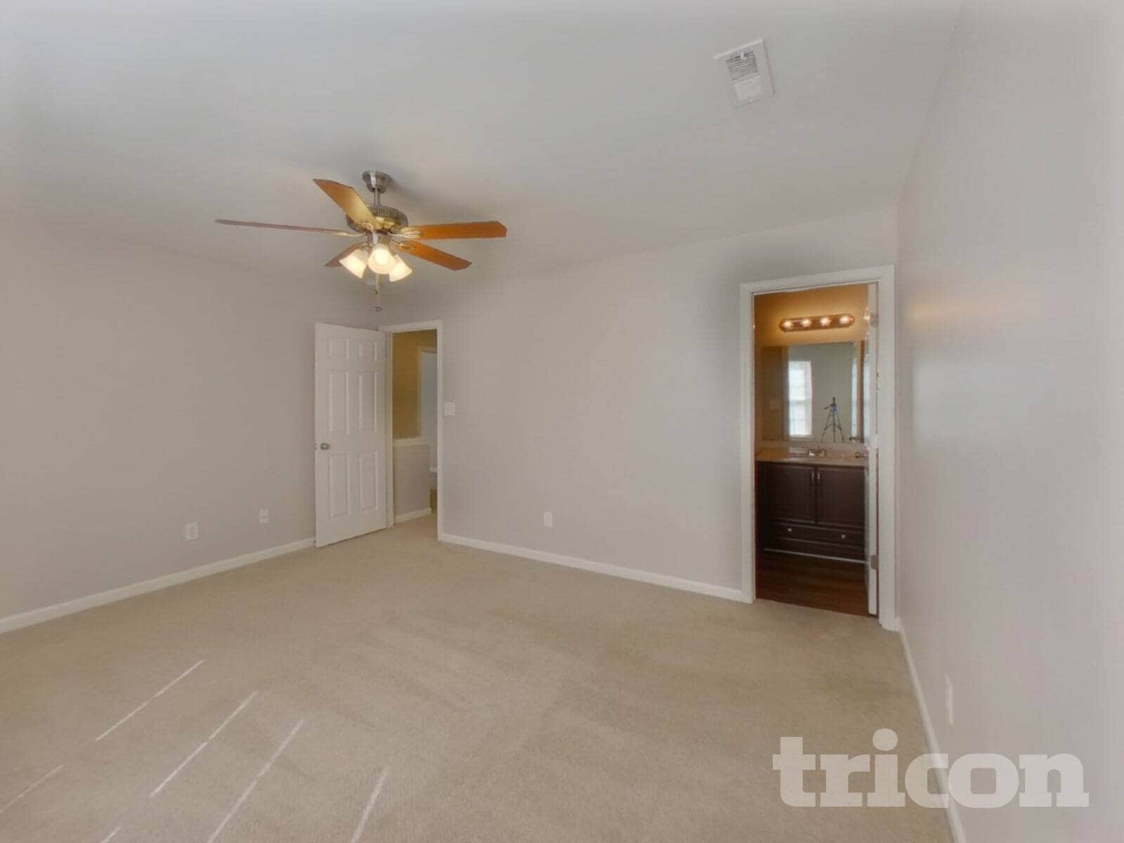 Building Photo - 9835 Veronica Dr