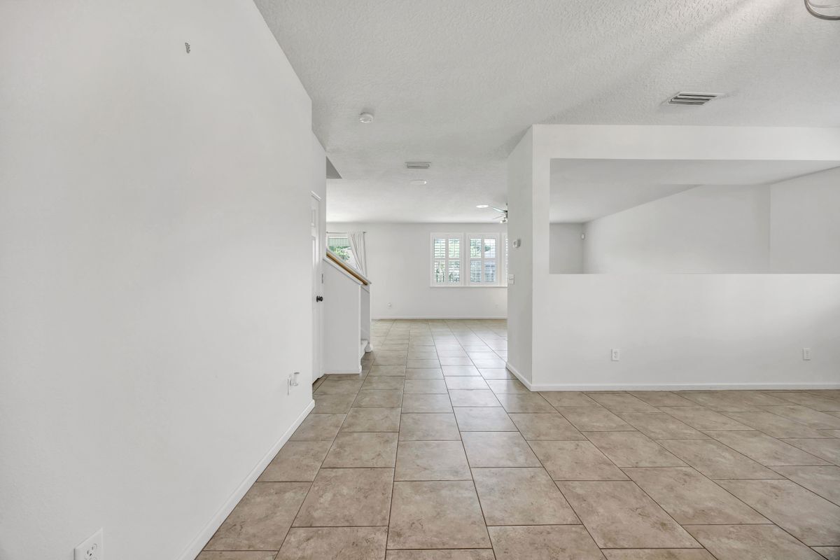 Building Photo - 1457 Heather Ct