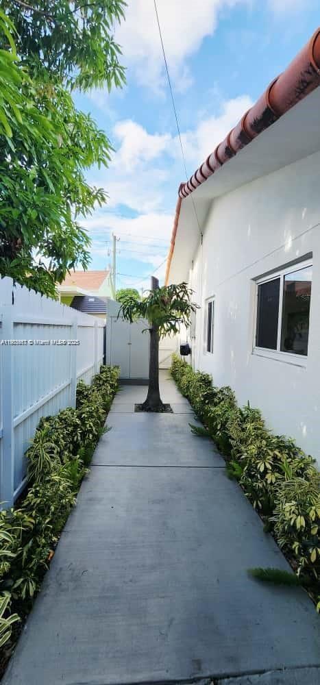 Building Photo - 1828 NW 4th St