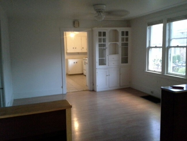 Primary Photo - 770 Cottage St NE