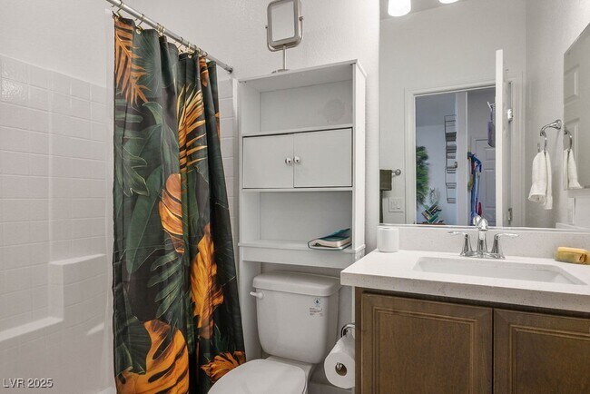Building Photo - 611 Sedum Ave.