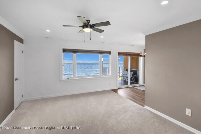 Building Photo - 324 Shore Dr