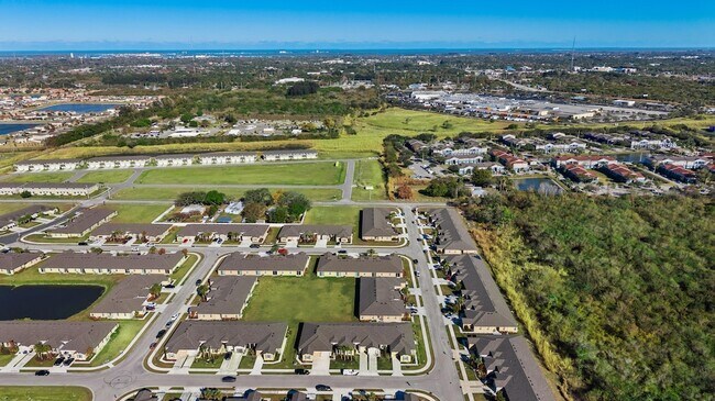 Building Photo - 1817 Party Pl