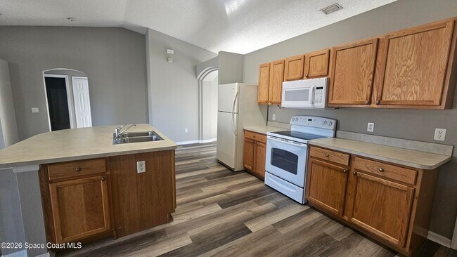 Building Photo - 249 Americana Blvd NE