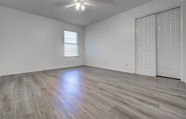 Building Photo - 207 Brentwood Dr