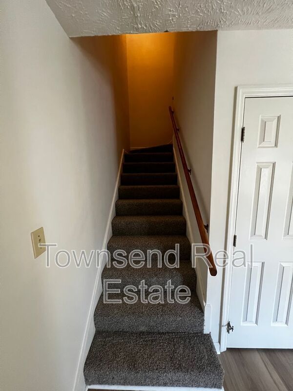 Building Photo - 1016 Ancestry Dr