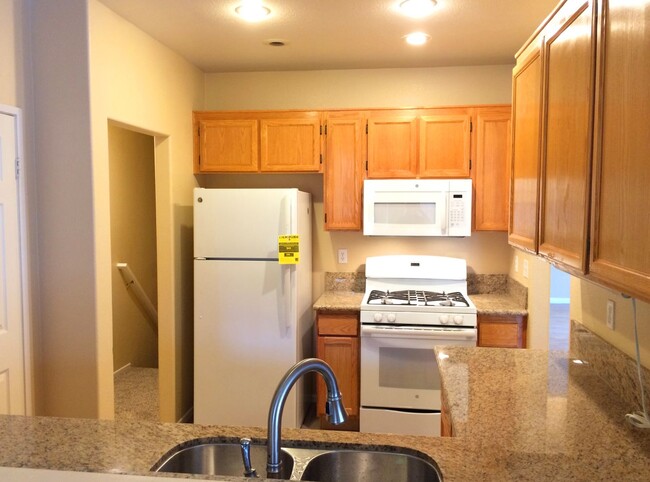 Building Photo - 2 Bd, 2 Ba in Aliso Viejo