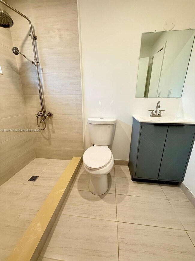 Building Photo - 4088 SW 51st St