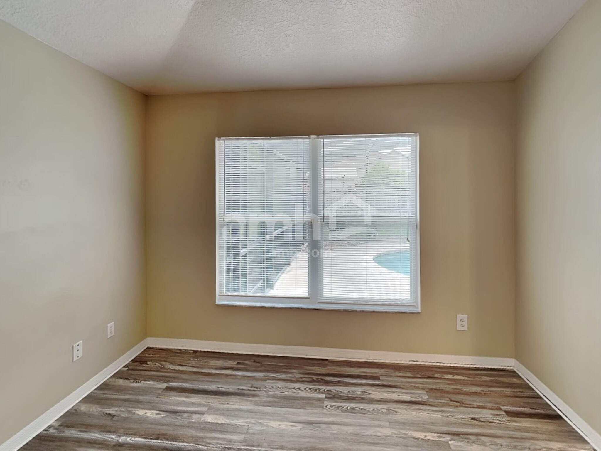 Building Photo - 10222 Summer Elm Ave
