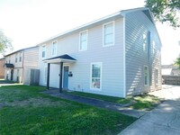 Building Photo - 3332 Blodgett St
