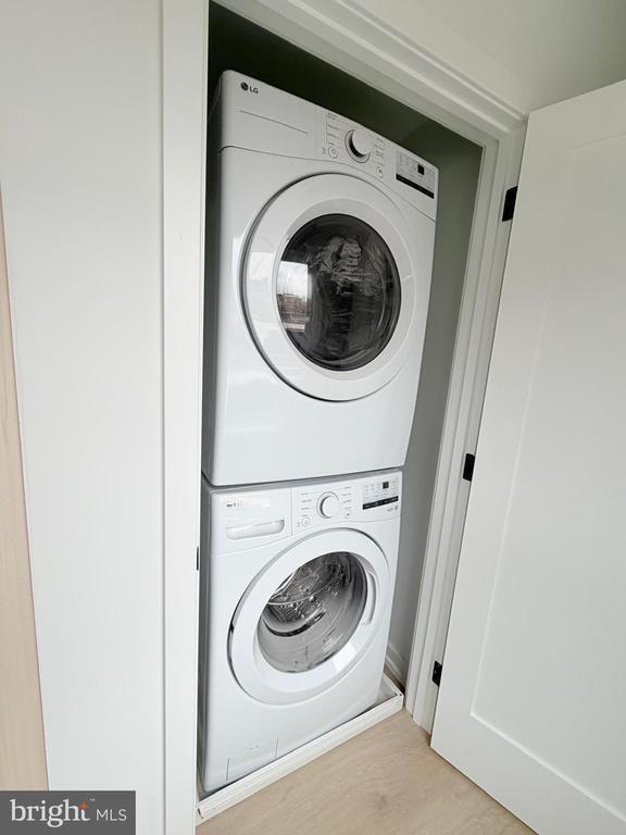 Building Photo - 208 Vine St