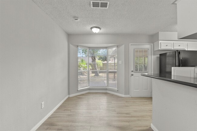 Building Photo - 16310 Cavendish Dr