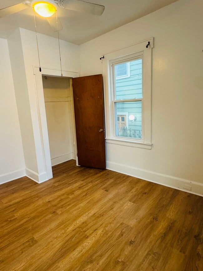 Building Photo - 183 Broad St