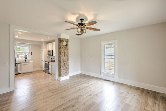 Building Photo - 291 S Main St