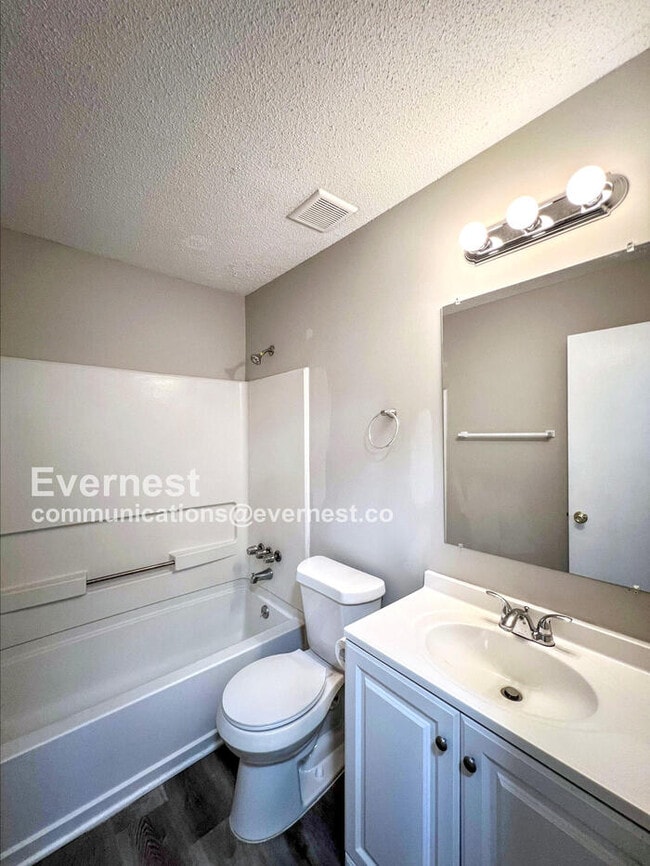 Building Photo - 3760 Heathcliff Dr