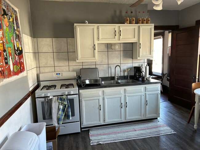 Building Photo - 2864 N Cramer St