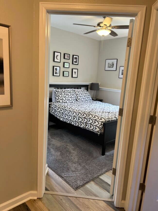 Building Photo - 115 Spinner St