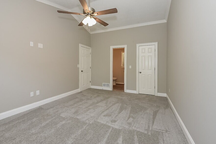 Building Photo - 885 Trace Cir NE