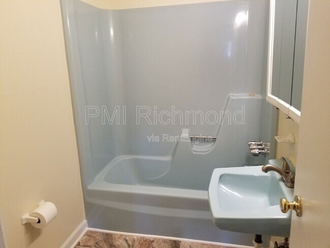 Building Photo - 4615 Chiswell Dr