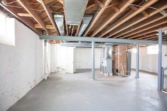 Building Photo - 2 BED 1.5  BATH BEAUTIFUL SINGLE FAMILY HOME IN WARRENSVILLE HEIGHTS!