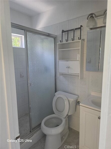 Building Photo - 521 E Valencia Ave