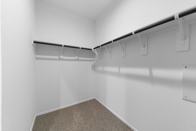 Building Photo - 16727 Hemlock Frst Ln