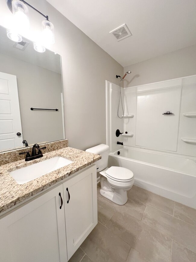 Building Photo - Move-In Specials Available! Must See-Stunning 5-Bedroom Home in 37043!!