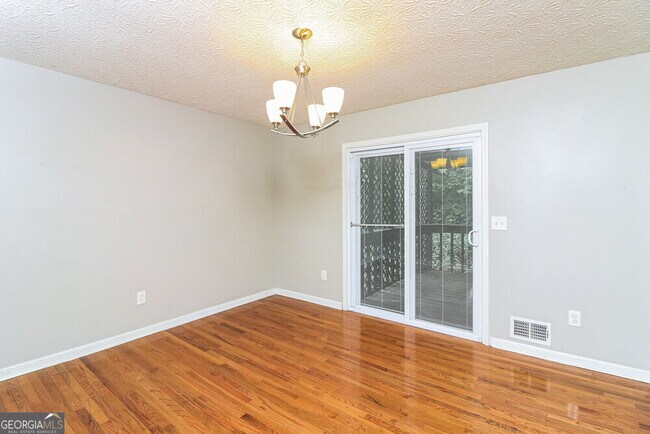 Building Photo - 249 Castleair Dr NE