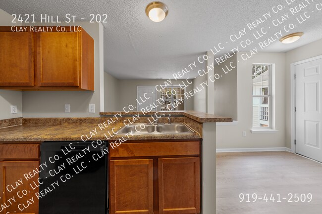 Building Photo - 2421 Hill St