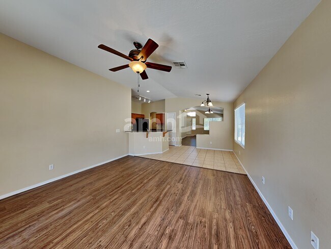 Building Photo - 10027 W Southgate Ave